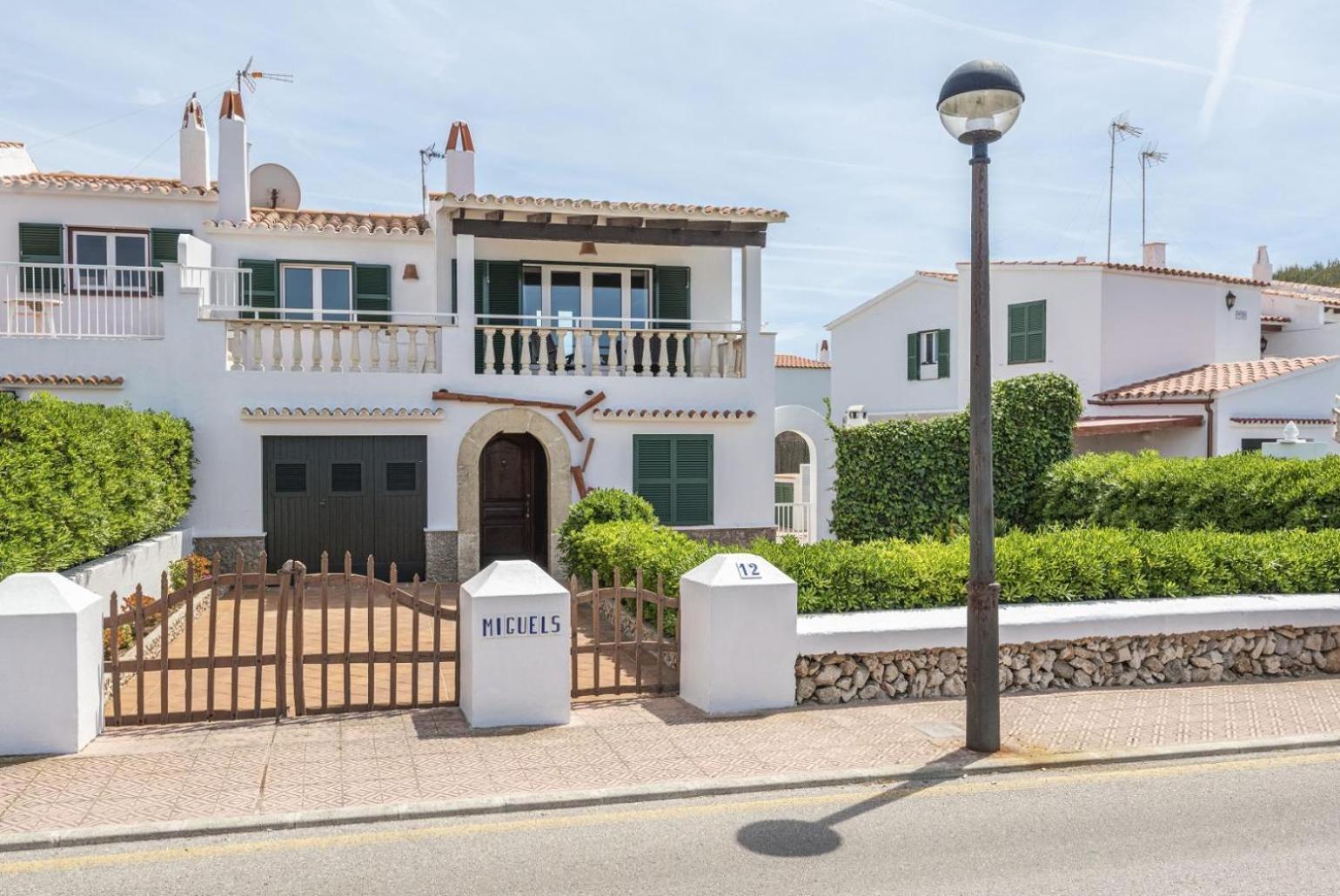 Villa Miguels Arenal d'en Castell Exterior foto